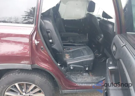 2019 Toyota Highlander Xle z USA, uszkodzony, nr VIN 5TDJZRFH4KS734765